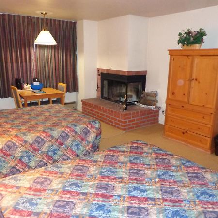 Pacific Gardens Inn Pacific Grove Extérieur photo